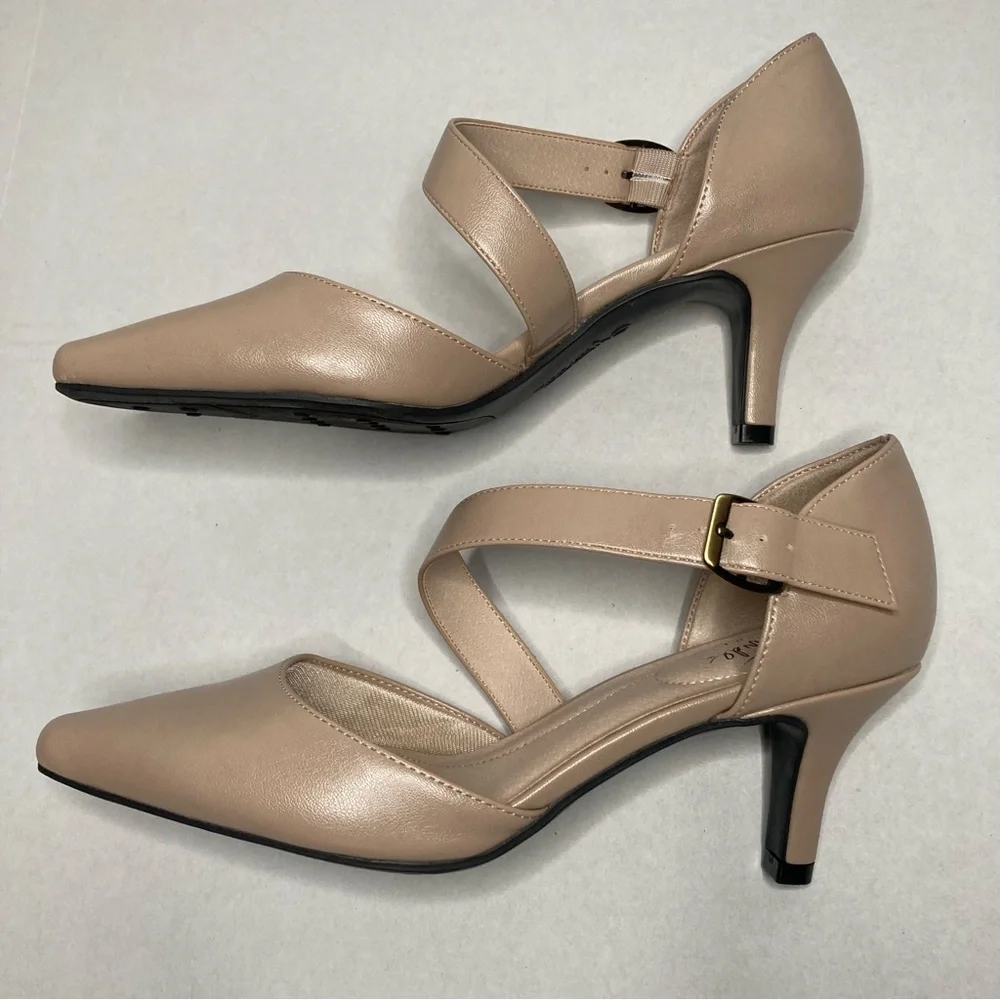 LifeStride Wide Width size 8 Taupe 2.5 inch heels - Picture 3 of 11
